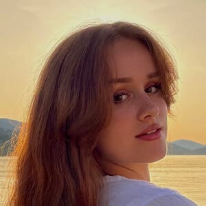 Savanahrbll Headshot 2 of 4