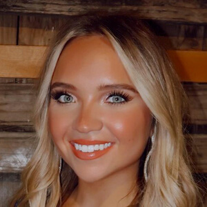 Savannah Trotter Headshot 4 of 6