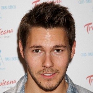 Scott Clifton Headshot 7 of 10