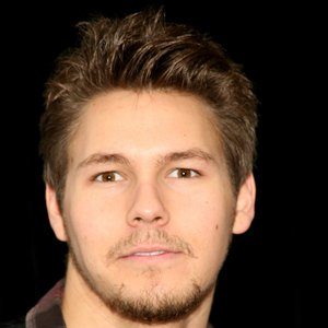 Scott Clifton Headshot 10 of 10