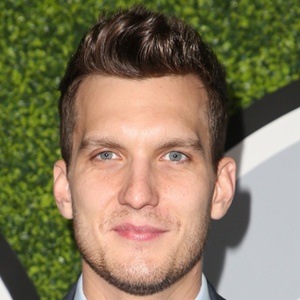 Scott Michael Foster Headshot 7 of 10