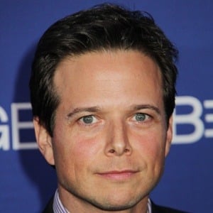 Scott Wolf Headshot 8 of 10