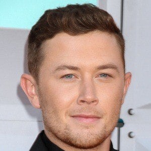 Scotty McCreery Headshot 5 of 6