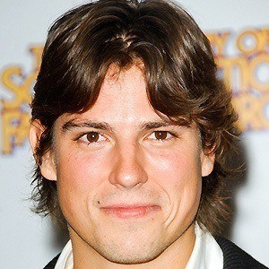 Sean Faris Headshot 5 of 10