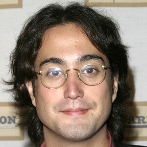 Sean Lennon Headshot 5 of 7