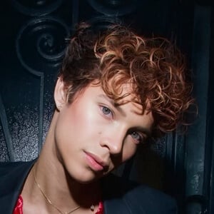 Sebas Tames Headshot 2 of 6