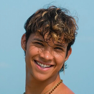 Sebas Tames Headshot 3 of 6
