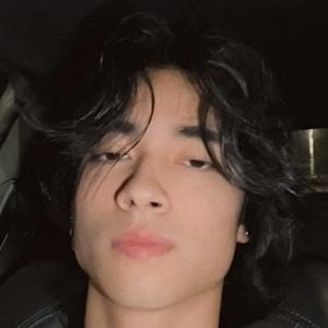 Guess the celebrity