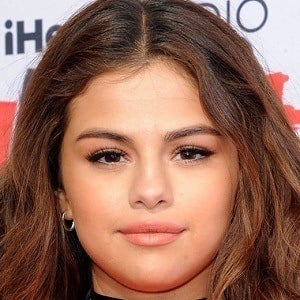 Selena Gomez Bio Facts Family Famous Birthdays