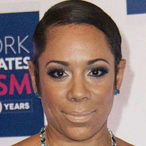 Selenis Leyva Headshot 2 of 10