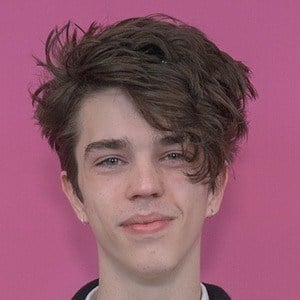 Seth Lee - Age, Family, Bio | Famous Birthdays