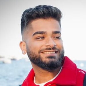 Shekhar Kripalani Headshot 3 of 9