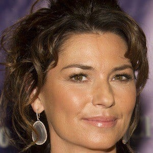 Shania Twain Headshot 8 of 10