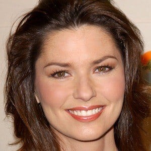 Shania Twain Headshot 9 of 10