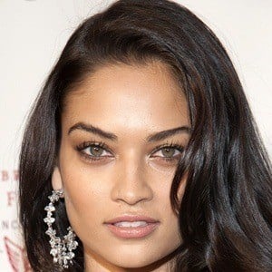 Shanina Shaik Headshot 8 of 10