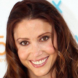 Shannon Elizabeth Headshot 2 of 10