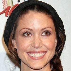 Shannon Elizabeth Headshot 5 of 10