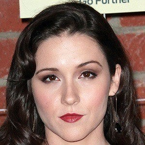 Shannon Woodward Headshot 6 of 10