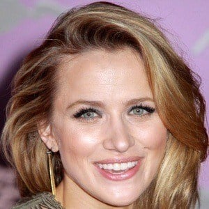 Shantel VanSanten Headshot 7 of 10