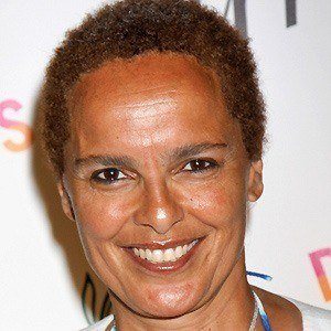 Shari Belafonte - Bio, Family, Trivia | Famous Birthdays