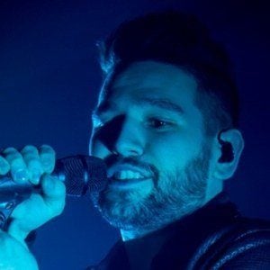 Shay Mooney - Bio, Family, Trivia | Famous Birthdays