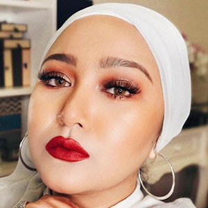 Shazreeyana Shukri Headshot 4 of 6