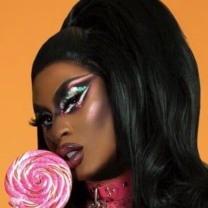 Shea Couleé Headshot 5 of 6