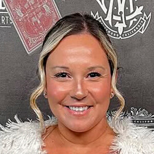 Shelli Enright Headshot 2 of 6