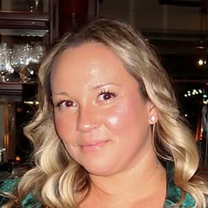 Shelli Enright Headshot 3 of 6