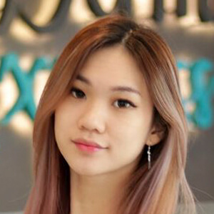 Shelly Ceyii Headshot 6 of 7