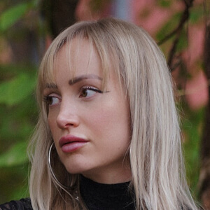 shelly.curry Headshot 3 of 4