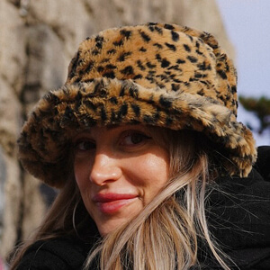 shelly.curry Headshot 4 of 4