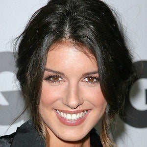 Shenae Grimes Headshot 4 of 10