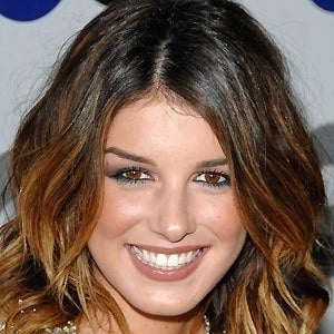 Shenae Grimes Headshot 5 of 10