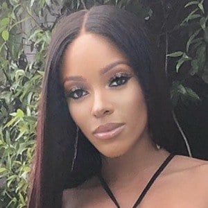 Sheneka Adams Headshot