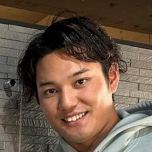 Shintaro Fujinami Headshot 2 of 2