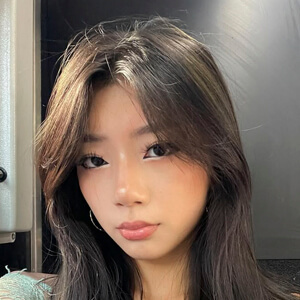 Shirley Pun Headshot 3 of 9