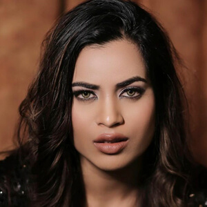 Shivani Sharma Headshot 3 of 6