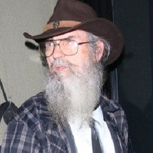 Si Robertson - Bio, Family, Trivia | Famous Birthdays