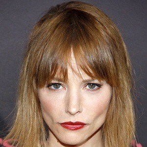 Sienna Guillory - Bio, Family, Trivia | Famous Birthdays