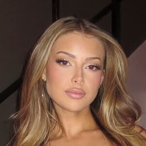 siennaskyyy Headshot 7 of 7