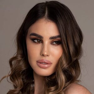 Silvia Caruso Headshot 5 of 5