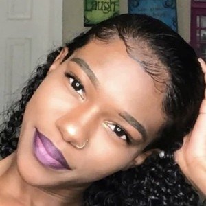 Simplysimora Headshot 2 of 10