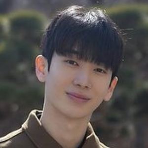 Sky Lee - Age, Family, Bio | Famous Birthdays