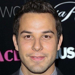 Skylar Astin at age 25