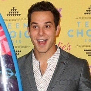 Skylar Astin at age 27