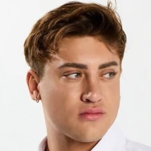 Sloan Hooks Headshot 2 of 10