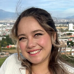 Sofi Corro Headshot 4 of 8