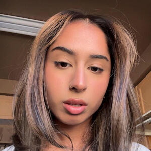 Sofia Malik Headshot 4 of 9