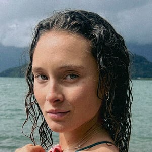 Sofia Maluk Headshot 6 of 7